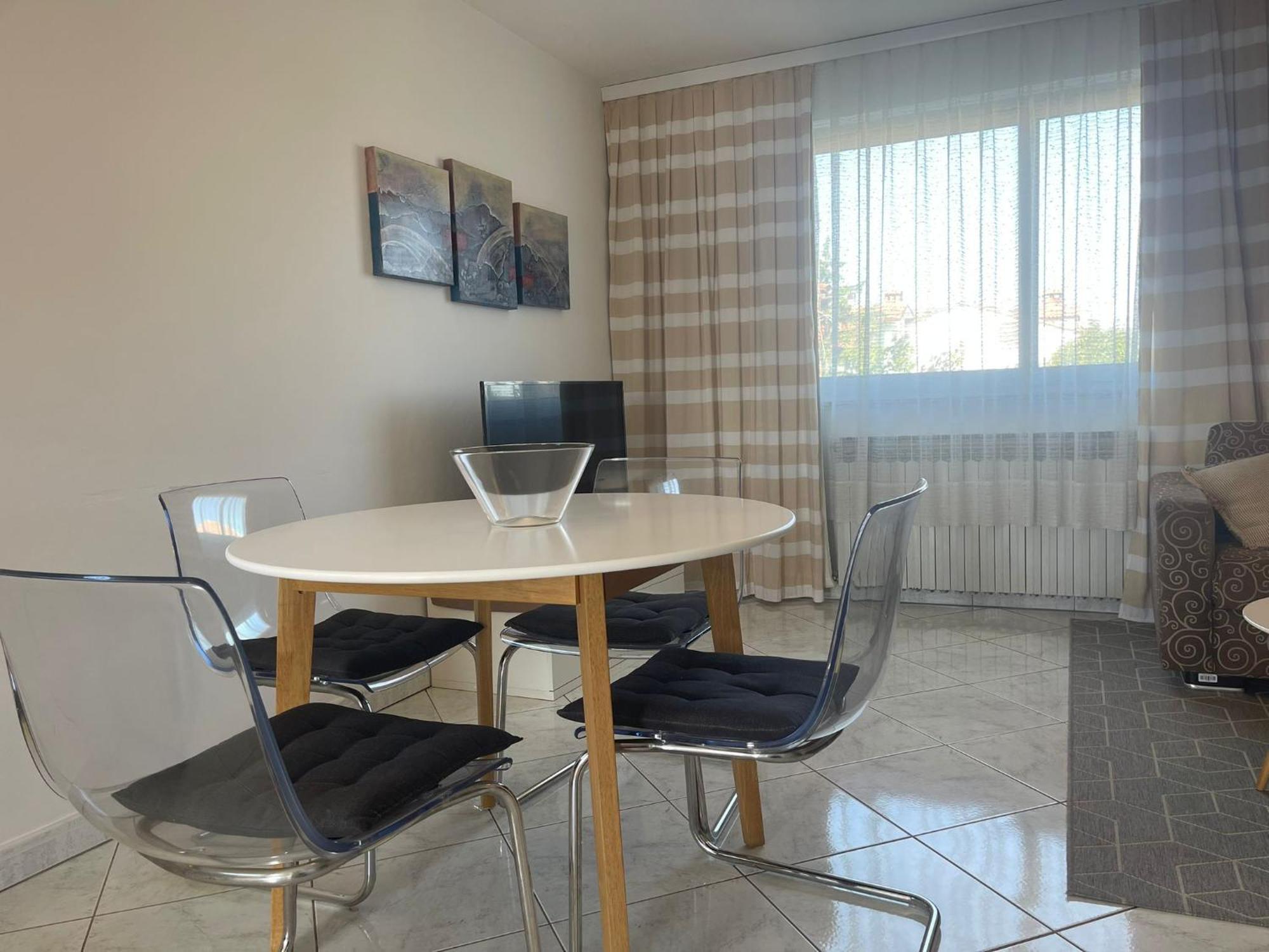 Apartments Maria Umag Bilik gambar